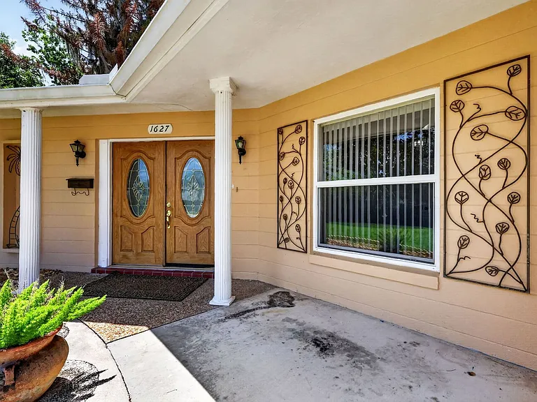 1627 Canal Ct — Photo 8