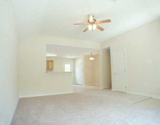 2nd image of 109 Tulip St