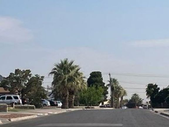 Exterior Neighborhood (street photo)