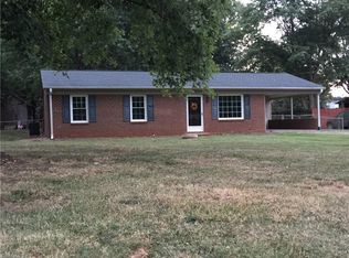 4809 Thornbrook Ln, Winston Salem, NC 27105