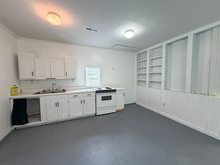3520 Oakridge Ave — Photo 3