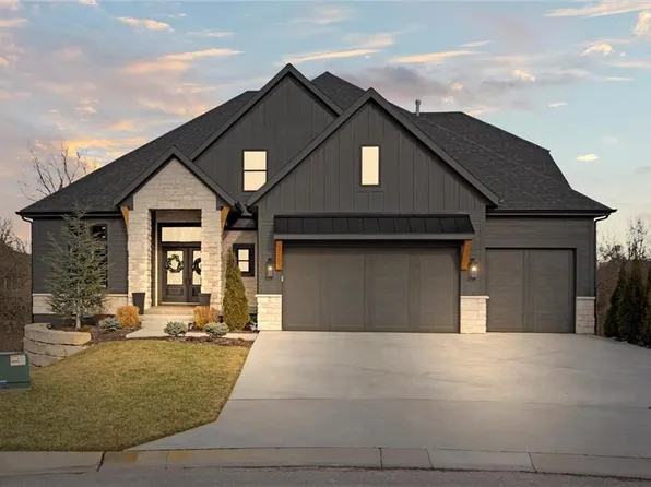 15513 W 166th St, Olathe, KS 66062