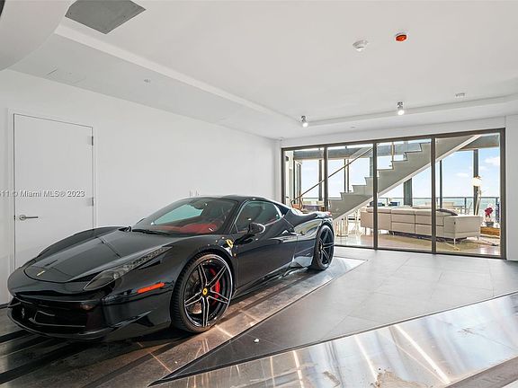 5th image of 18559 Collins Ave
