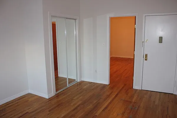 Rented by Capri Jet Realty Corp | media 7