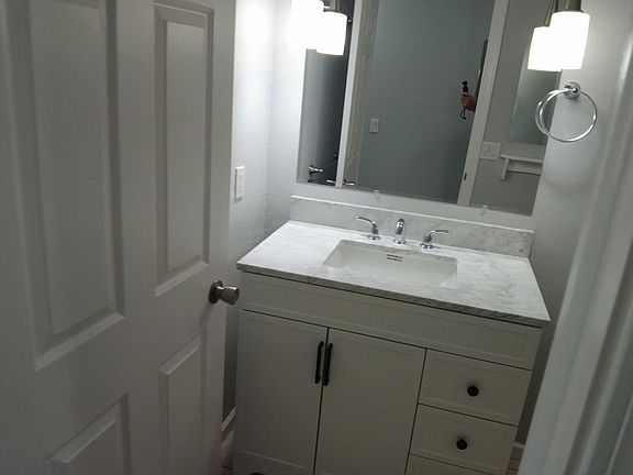3rd image of 5400 Maple Rdg APT 15