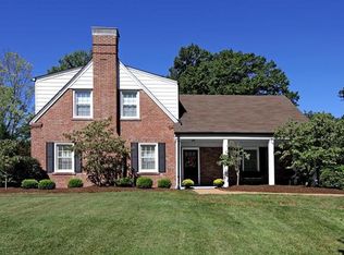 9 Willow Hill Rd, Saint Louis, MO 63124
