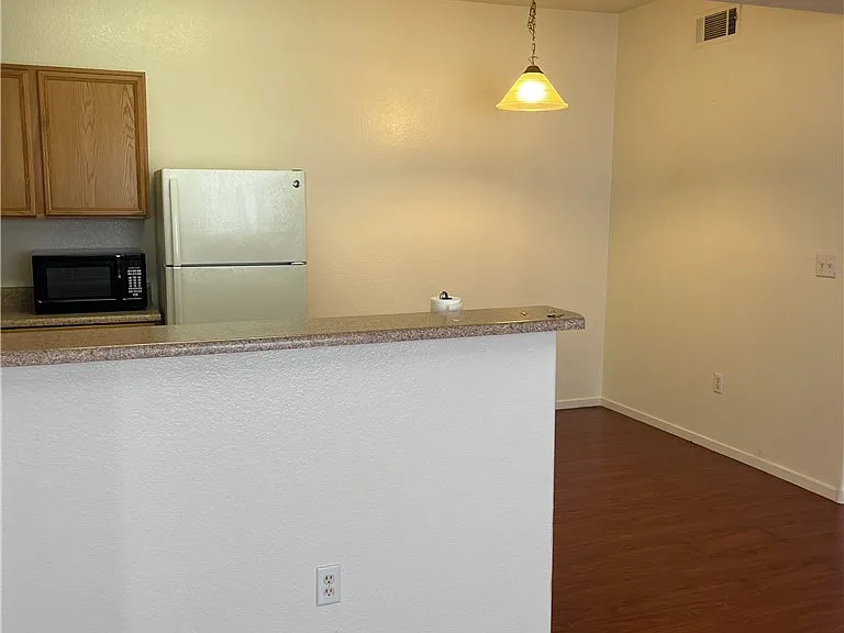 2101 Hussium Hills St #206 — Photo 3