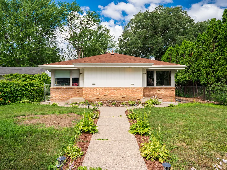 5312 Hiawatha Ln — Photo 2