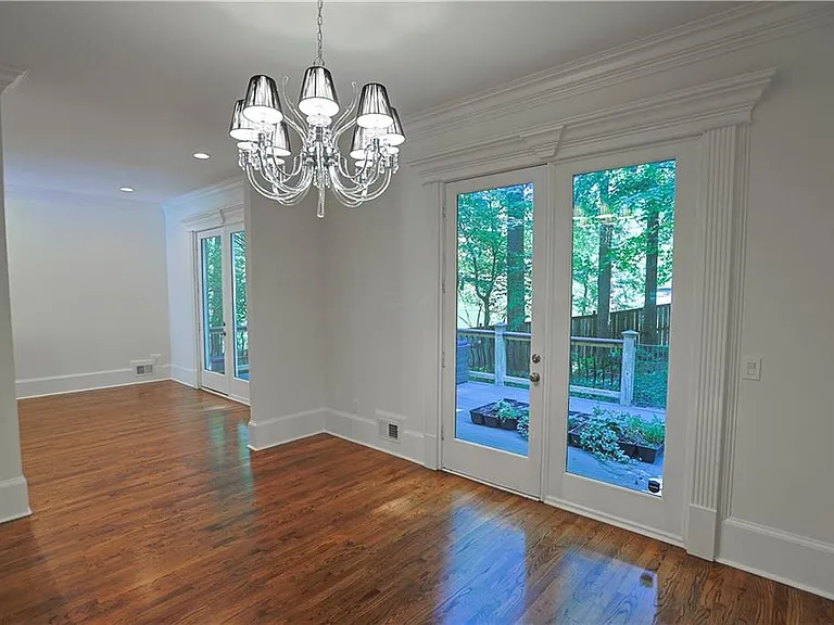 1296 Lenox Park Blvd — Photo 10