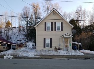 34 Raymond St, Lyndonville, VT 05851
