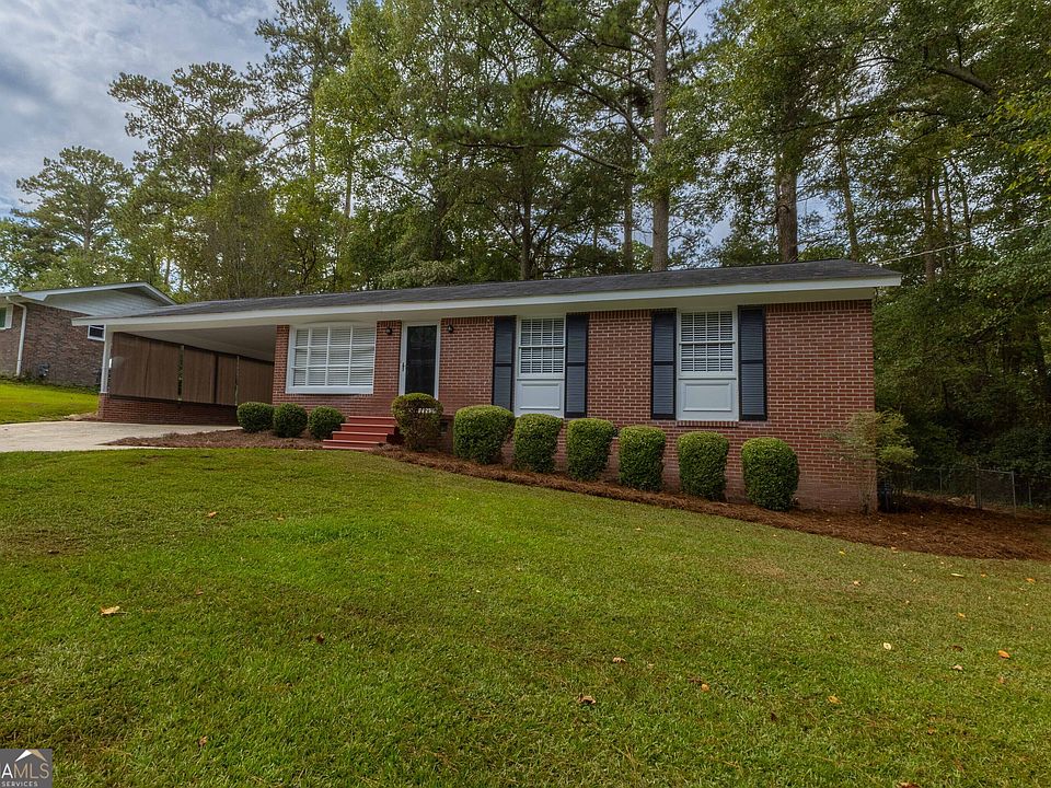 1st image of 250 Forrest Ave