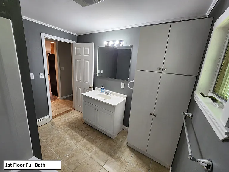 1st floor full bathroom