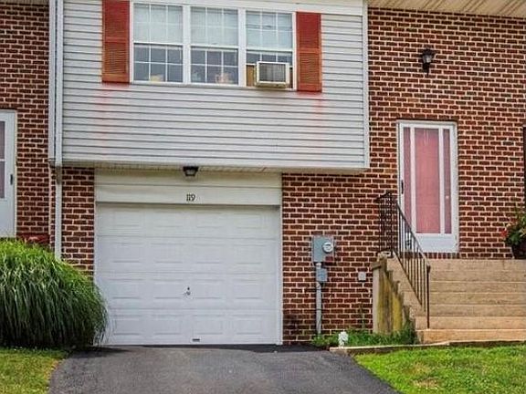2nd image of 119 Pickwick Pl