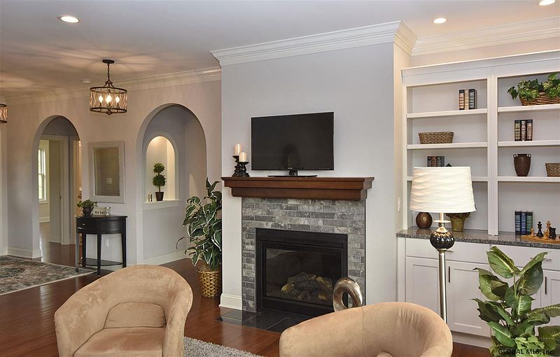 4th image of 137 CARY Road