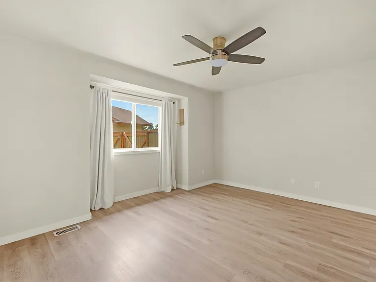 1201 35th Ct SE — Photo 11