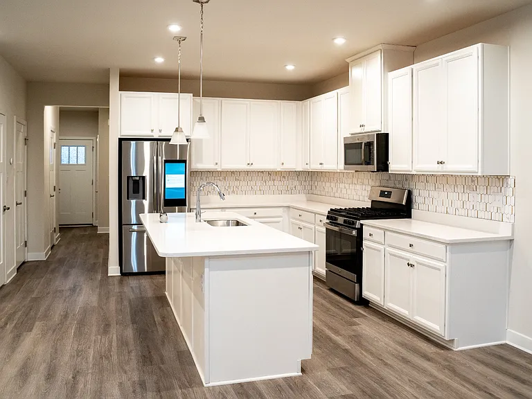 531 Swansea Dr — Photo 9