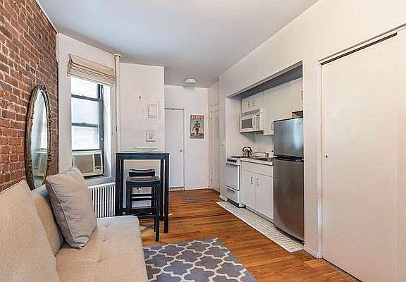 4th image of 223 Sullivan St APT 4C