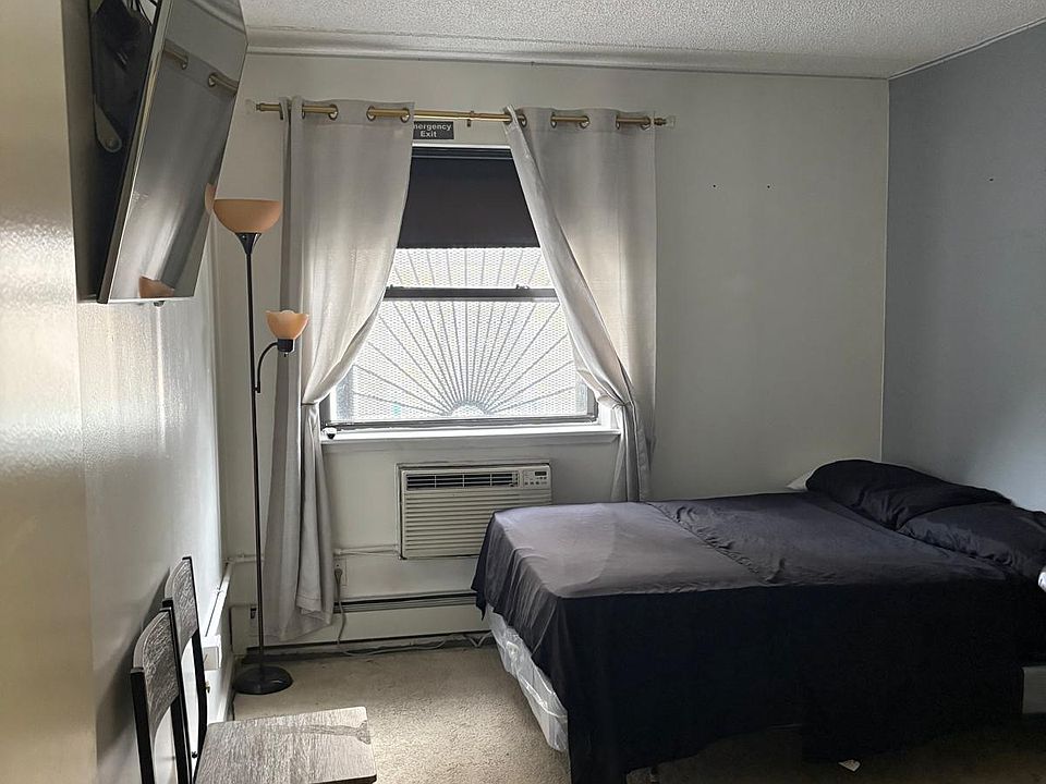 1st image of 545 E 148th St
