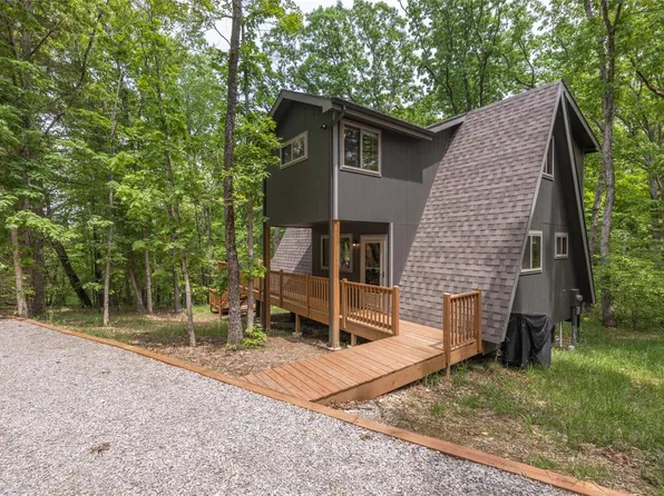 1723 Sonnenalp Ridge Dr, Wright City, MO 63390