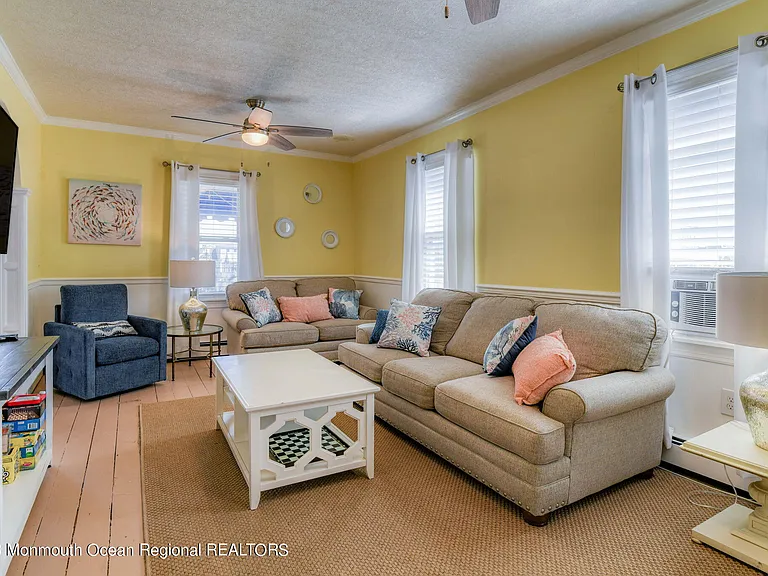 18 Abbott Ave #MAIN HOUSE — Photo 28