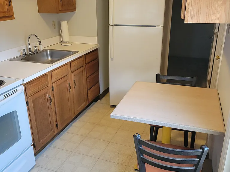24 Pearl St #3 — Photo 6