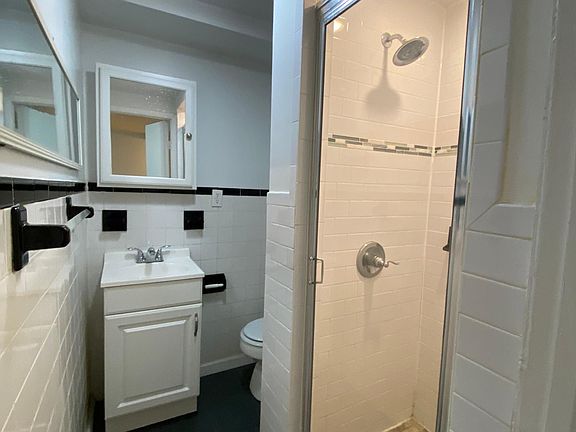 5th image of 64 Glenwood Ave #Basement