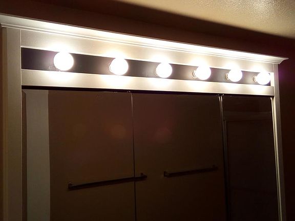 Vanity mirror storage