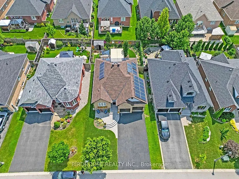 21 Ellis Cres — Photo 3