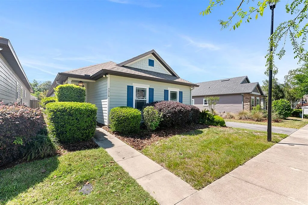 3 bed, 2.0 bath, 1636 sqft, $2,750 — Photo 3