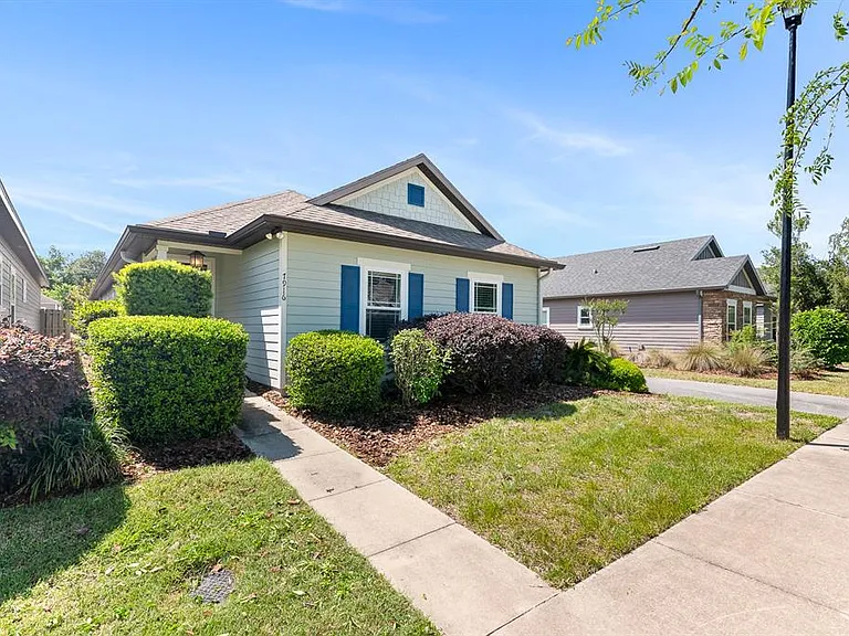 7916 SW 80th Dr — Photo 3