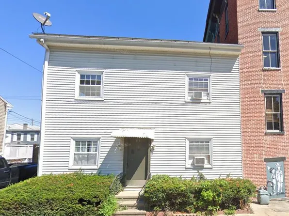 211 S Charlotte St, Manheim, PA 17545