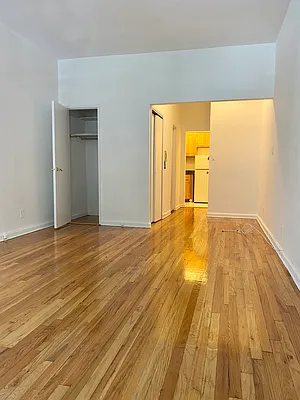 Rented by Paley Management | media 6