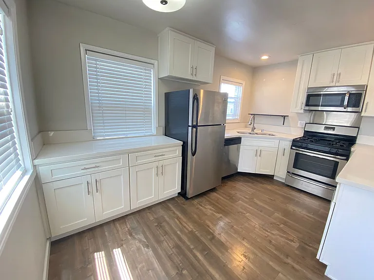 Upstairs Corner Apartment Home! Great North Park Location! Assigned Off Street Parking — Photo 12