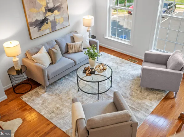 4176 Timber Log Way, Fairfax, VA 22030