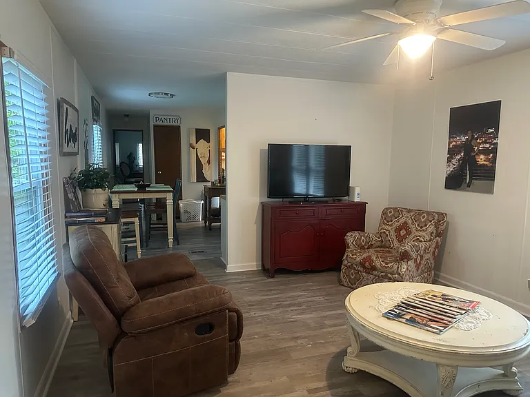 115 Ridgeway Ct — Photo 7