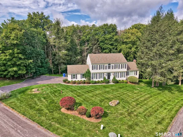 2 Pilgrims Way, New Milford, CT 06755