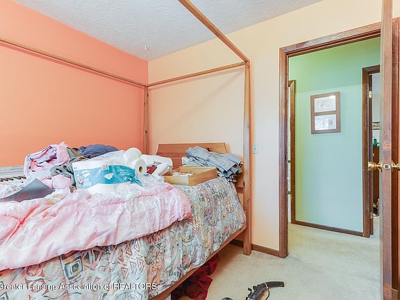 5th image of 9686 Woodbury Rd