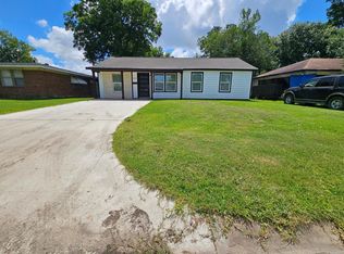 2129 Raspberry Ln, Pasadena, TX 77502