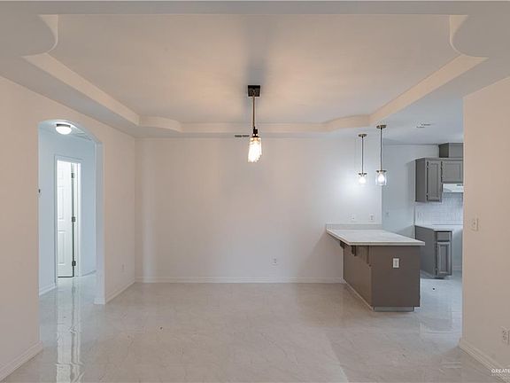 3rd image of 226 Caramel Dr