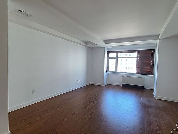 4th image of 40-22 College Point Blvd #12D