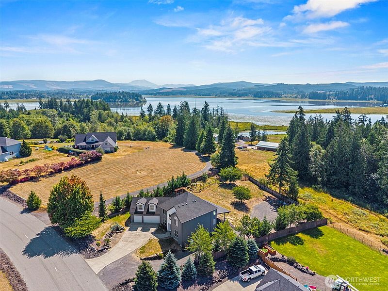 3rd image of 106 Silver Shores Drive