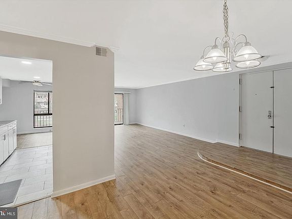 5th image of 13139 Dairymaid Dr APT 204