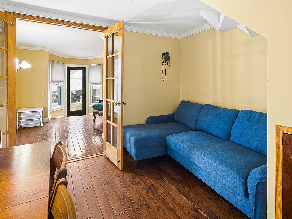 Living Room (Looking into Bedroom 2 and Outdoor Deck)