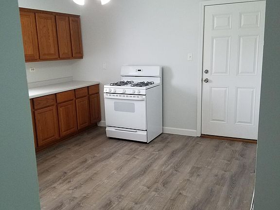 4th image of 217 Kazwell St APT 4