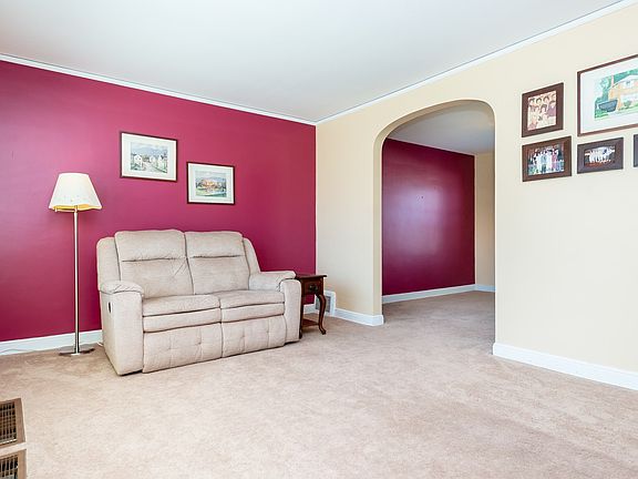 3rd image of 9518 S Trumbull Ave