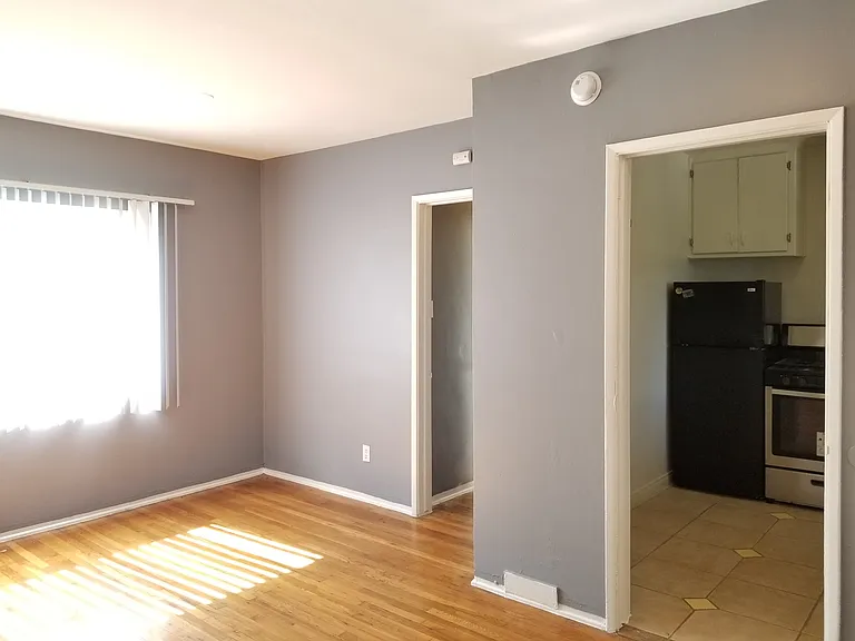 725 S New Hampshire Ave #7 — Photo 6