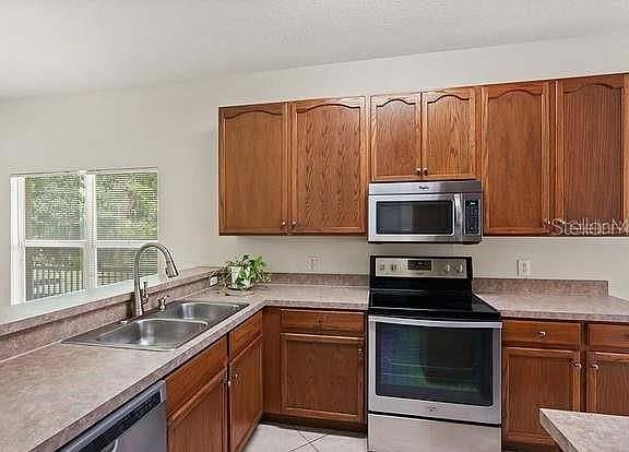 3rd image of 20221 VINTAGE OAKS PLACE