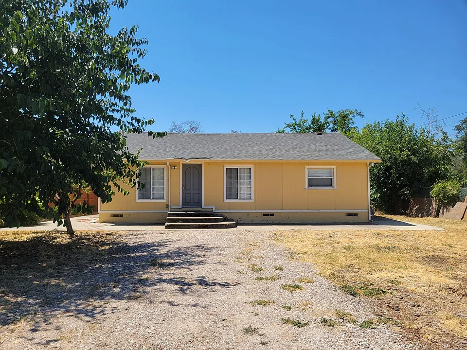 1528 Los Robles Blvd