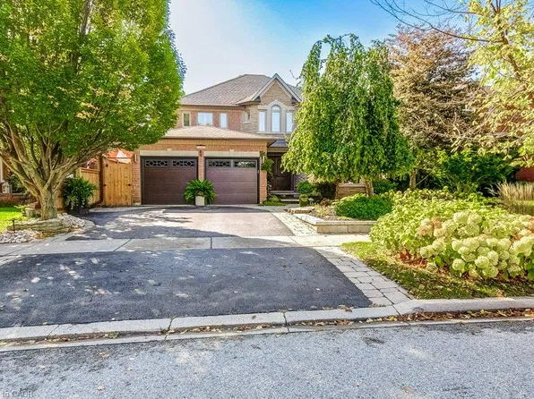 2080 McKerlie Cres, Burlington, ON L7M 4E8
