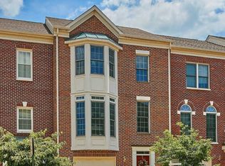 4106 Kentmere Sq, Fairfax, VA 22030